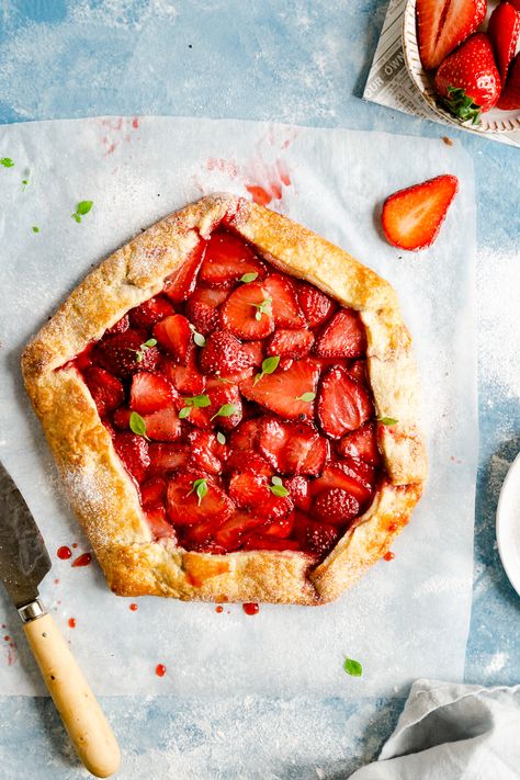 This classic strawberry galette is your perfect summer bake! It requires minimum effort and delivers great results every time! Perfect with any seasonal fruits! #galette #strawberries #summerdessert #crostata | via @annabanana.co Fruit Galette, Strawberry Galette, Flat Cakes, Galette Recipe, Seasonal Fruits, Anna Banana, Seasonal Fruit, Summer Baking, Beef Recipes Easy