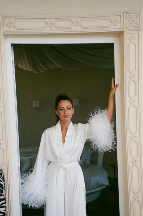 Kimono With Feathers, Bride Feather Pajamas, Silk Robe With Feathers, White Feather Robe Bride, White Feather Robe, Ostrich Feather Robe, White Dress Feathers, White Dressing Gown, Bride Morning Of Wedding Outfit