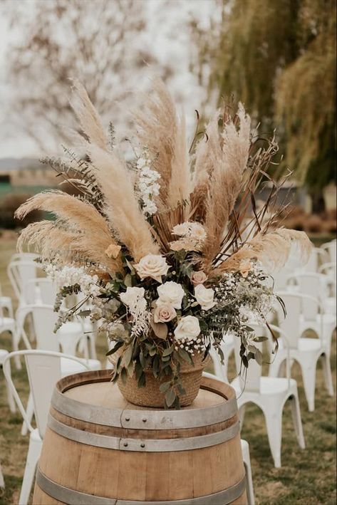 Boho Wedding Centerpieces, Boho Wedding Theme, Wedding Isles, Boho Wedding Flowers, Wedding Ceremony Backdrop, Boho Wedding Decorations, Diy Wedding Flowers, Western Wedding, Wedding Aisle