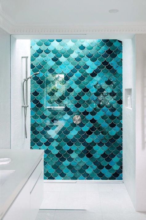 Bathroom Ideas Mermaid Tiles, Mermaid Tile Bathroom, Fish Scale Tile Bathroom, Mermaid Tiles, Mermaid Tile, Moroccan Fish Scale, Teal Bathroom, Bilik Air, Fish Scale Tile