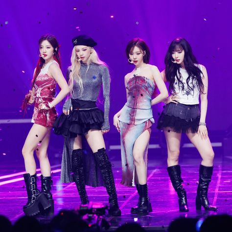 Aespa Stage Outfits, Aespa Outfits, Ending Fairy, Female Celebrity Fashion, Solo Pics, Concert Fits, Stage Costume, Black Mamba, Baby Winter