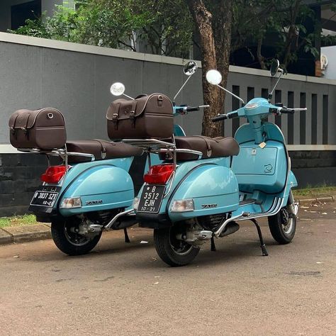 ALL ABOUT SCOOTER on Instagram: “RepostBy @jualvespa: "@thikoalfahry : . For Sale :  2 Unit Vespa New PX 150 Limited Th 2016. “ Collector item, Seri 70th Anniversary Vespa”…” Ikea Tuffing, Lml Vespa, Vespa Px 200, Vespa Px 150, New Vespa, Vespa Piaggio, Classic Vespa, Vintage Scooter, Motos Vintage