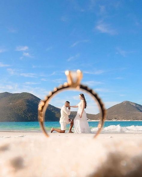 We absolutely loved the way this talented photographer used the engagement rings as a prop for a couple photoshoot 💙 If you are looking for pre-wedding shoot ideas or beach pre-wedding shoot or beach photography poses for couples then save this post for inspiration. Photography @fotografothiagodpereira #wishnwed #preweddingshoot #preweddingshootideas #beachpreweddingshoot #outdoorpreweddingshoot #prewedding #wedding #photography #preweddingphoto #weddingphotography #weddinginspiration Wedding Pictures Beach, Beach Wedding Pics, Engagement Photo Shoot Beach, Pre Wedding Photoshoot Beach, Couples Beach Photography, Pre Wedding Photoshoot Props, Engagement Photography Poses, Wedding Photoshoot Props, Pre Wedding Shoot Ideas