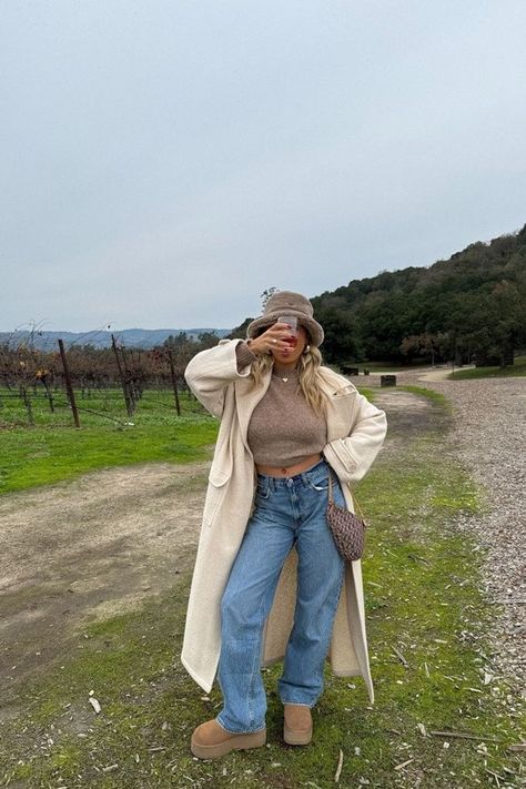 When in Napa 🍷 Jeans are sized up to a 27 reg length Coat is old nakd, necklace is Alliciante, and hat is Ganni so I linked similar! ��☺ I'm always putting together chic hairstyles, cute outfits, casual winter outfits, night dinner outfit and maximalist outfit ideas. if you want to shop my looks or dress like me, tap to explore my LTK! Napa Winter Outfit, Fall Dinner Outfit Casual, Casual Winter Dinner Outfit, Arizona Outfits Fall, Maximalist Outfit Ideas, Jeans Night Out Outfit, San Diego Outfits, Family Dinner Outfit, Fall Dinner Outfit