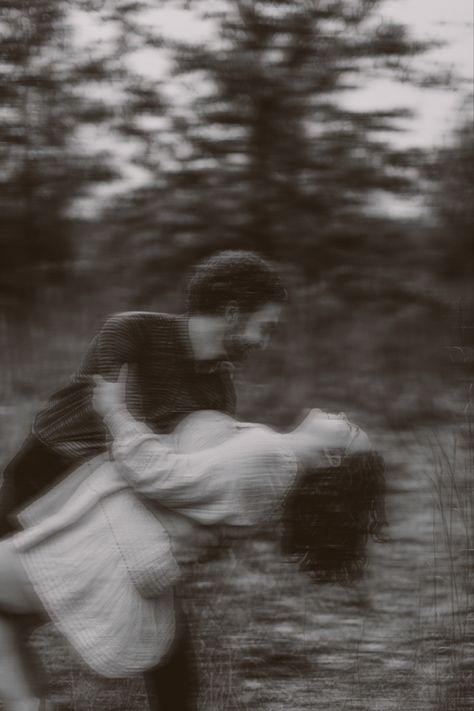 Motion Blur Couple Aesthetic, Emotive Couple Photography, Motion Blur Couple Photography, Motion Blur Wedding Photos, Motion Pictures Photography, 35mm Couple Photography, Couples Movement Photography, Blurred Engagement Photos, Motion Blur Engagement Photos