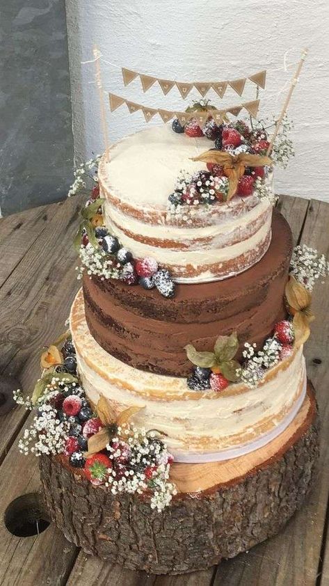 Beautiful Semi Naked Wedding Cakes Wedding Cake Raspberry, Lemon Wedding Cakes, Fruit Wedding Cake, Raspberry Wedding, Vintage Pasta, Diy Wedding Cake, Wedding Cake Recipe, Chocolate Wedding Cake