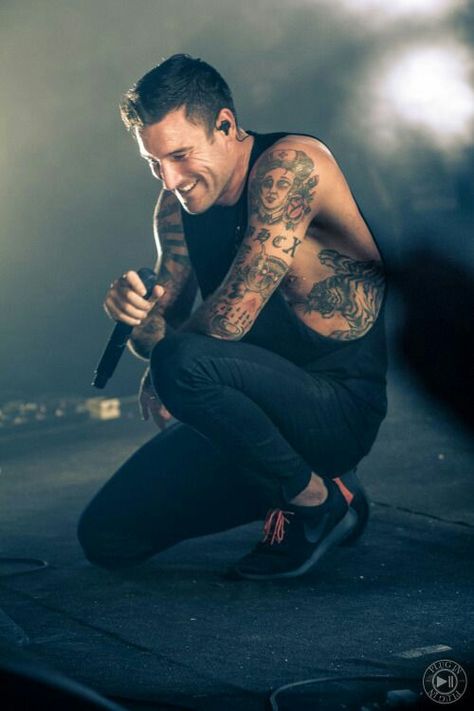 Winston McCall - Parkway Drive Winston Mccall, Metalcore Style, Drive Wallpaper, People Singing, Parkway Drive, Metal Boy, Hollywood Undead, Love Band, All About Music