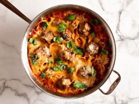 Get Skillet Spaghetti and Meatballs Recipe from Food Network Skillet Spaghetti And Meatballs, Meatball Ravioli, Skillet Spaghetti, Spaghetti And Meatballs Recipe, Italian Dinners, Creamed Beef, Pioneer Woman Recipes, Meatballs Recipe, Ree Drummond