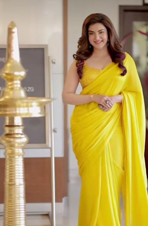 Saree Photography, Regina Cassandra, Actress Hairstyles, Honey Rose, Yellow Outfit, Anniversary Party, Indian Beauty Saree, Actress Photos, Indian Outfits