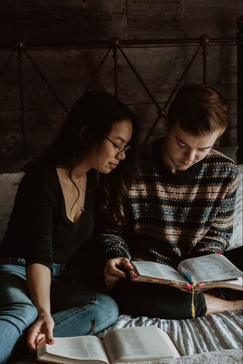 Couple Praying Together Aesthetic, Couple Praising God Together, Study Partner Aesthetic, Couple Study Date Aesthetic, Couple Bible Study Aesthetic, Couple Studying Together Aesthetic, Couples Studying Together, Couple Praying Together, Couple Studying