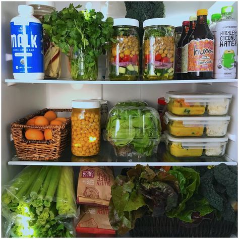 Fridge Inspiration, Salads In A Jar, Fridge Ideas, Veggie Curry, Healthy Fridge, Clean Eating Lunch, Workout Inspo, Zero Waste Kitchen, Food Insecurity