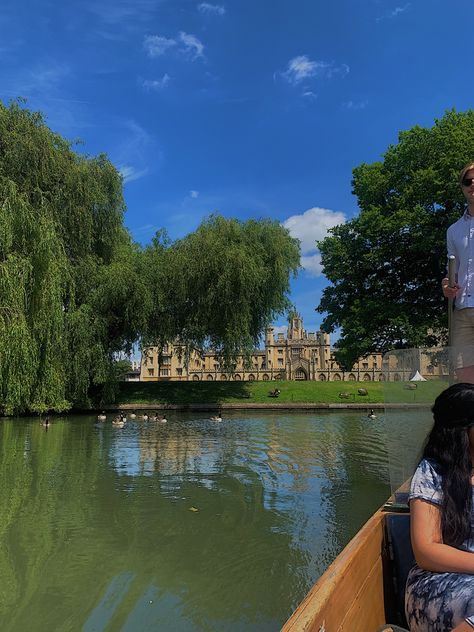 #punting #summer #cambridge Punting Cambridge, Summer In England, Vacation 2024, Summer Vision, Staff Room, Cambridge England, Future Life, London Travel, Travel Inspo