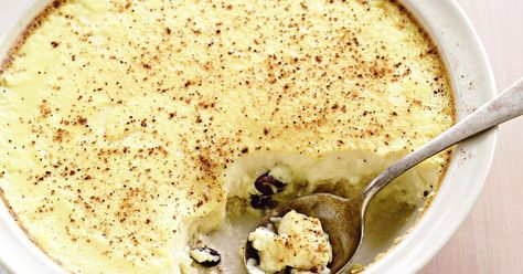 Lovely when warm, this tastes just as good when you chill it overnight before serving. Baked Rice Custard, Creamy Baked Rice, Amish Baked Custard, Rice Custard, Rice Pudding Recipes, Custard Recipe, Baked Custard, Sweet Dumplings, Baked Rice