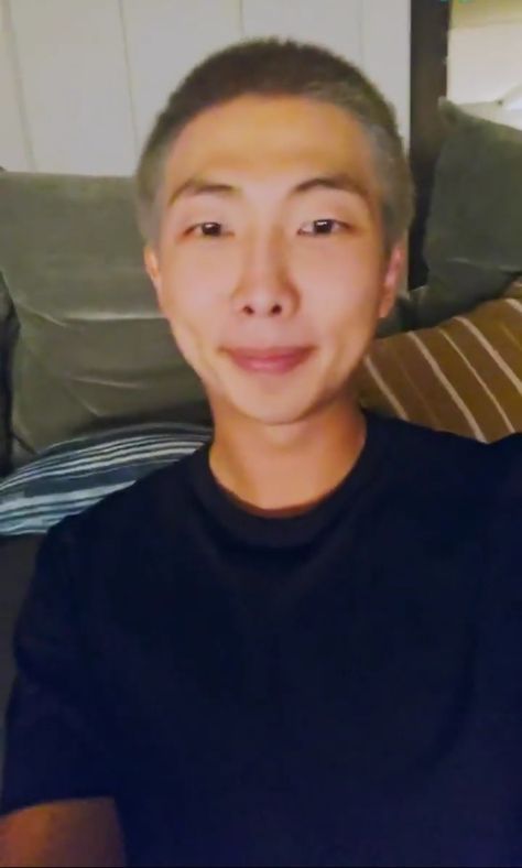 Namjoon Buzzcut, Namjoon Weverse Live, Bts Pics, Buzz Cut, Kimchi, Kim Namjoon, Bts Army, Blonde, Bts