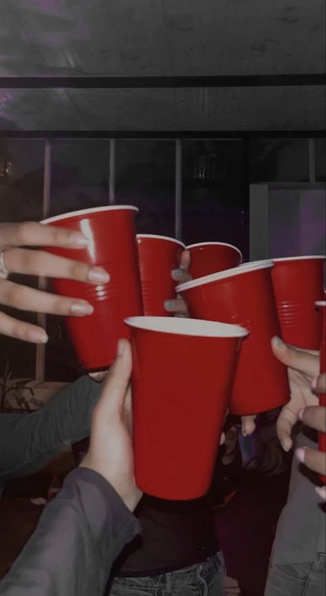 Red Solo Cup Aesthetic, Frat Aesthetic, Teen Party Aesthetic, Frat Party Aesthetic, Frat Boy Aesthetic, Lia Zhang, College House Party, Red Cup Party, Solo Cups Party