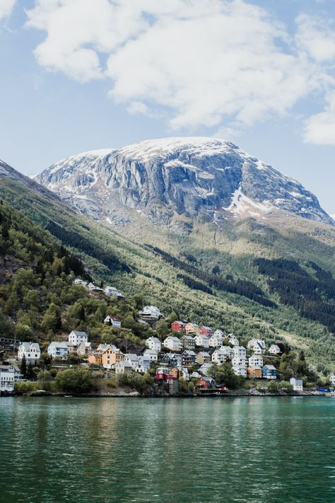 10 Magical Places to Visit in Norway (That Are Straight Out of a Fairytale!) - Geek Trippers Norway Roadtrip, Norway Vacation, Adventure Tourism, Scandinavian Countries, Hiking Spots, Norway Travel, Photographs Of People, Beautiful Villages, Lofoten