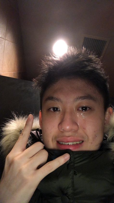 rapper rich brian is crying while throwing up a rock n roll sign. Rich Brian Meme, Happy Mood Pics, Cry Boy, Happy Mental Health, Rapper And Anime, Rich Brian, Happy Crying, Braids For Boys, Happy Gif