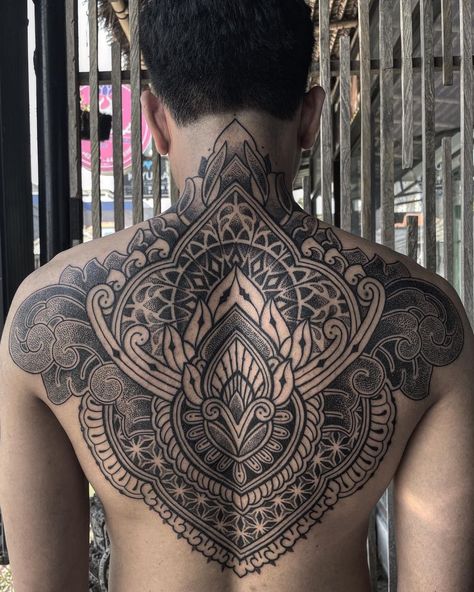 Extraordinary Tattoos, Europe In May, Back Piece Tattoo Men, Tattoo Espalda, Full Neck Tattoos, Leg Sleeve Tattoos, 2023 Tattoo, Traveling To Europe, Piece Tattoo