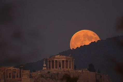 RΛMIN NΛSIBOV on Twitter: "Moon over the Parthenon, 2011.… " Ancient Greece Aesthetic, Greece Wallpaper, The Parthenon, Wallpaper Laptop, Moon Rise, A Hill, Athens Greece, Ancient Greece, Pretty Places