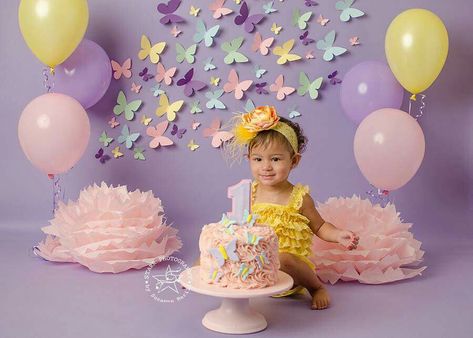 Sticky Frosting, Butterfly Cake Smash, Purple Images, Camera Cake, Butterfly 1st Birthday, Butterfly Themed Birthday Party, Cake Smash Pictures, Baby Birthday Photoshoot, Unicorn Birthday Party Decorations