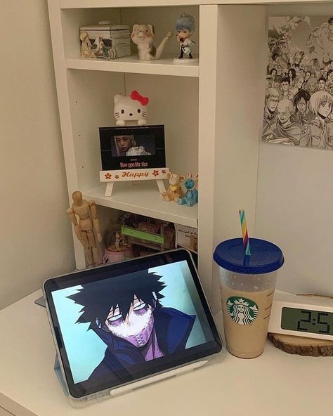 Small Room Makeover, Watching Anime, Japan Aesthetic, Aesthetic Japan, Manga Collection, Cute Keychain, Pastel Wallpaper, Room Ideas Bedroom, Anime Figures