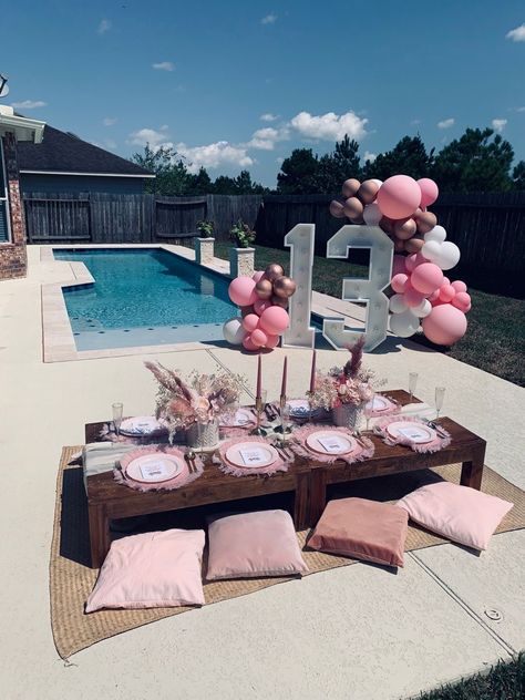 Pool Birthday Decoration Ideas, Birthday Decorations Pool Party, Girly Pool Party Ideas, Picnic Pool Party Ideas, Pool Party 13th Birthday, 13 Birthday Pool Party Ideas, Teen Girl Pool Party Ideas, 13th Pool Party Ideas, Places To Go For Your Birthday Party