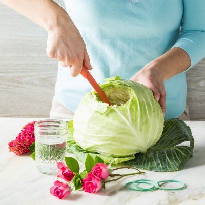 Cabbage Flower Centerpiece Steps 1-5. http://www.southernliving.com/home-garden/holidays-occasions/mothers-day-cabbage-flower-centerpiece Cabbage Flowers, Tafel Decor, Flower Centerpiece, Small Mason Jars, Diy Arrangements, Deco Nature, Easter Table Decorations, Beautiful Centerpieces, Deco Floral