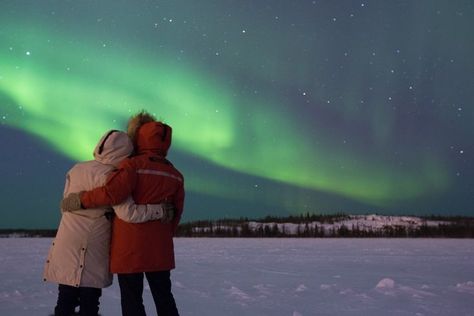 Northern Lights Portrait, Northern Lights Couple Photography, Northern Lights Couple, Iceland Vacation, Polar Lights, Dream Dates, Finland Travel, Vision Board Images, Couple Silhouette