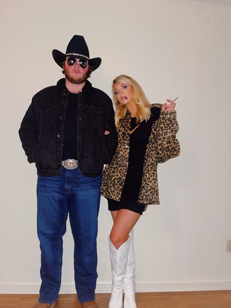 Bath And Rip Costume, Yellowstone Couple Costume, Beth Dutton And Rip Halloween Costume, Rip Halloween Costume, Rip And Beth Yellowstone Costume, Yellowstone Halloween Costume, Beth Dutton Halloween Costume, Beth And Rip, Biker Halloween Costume