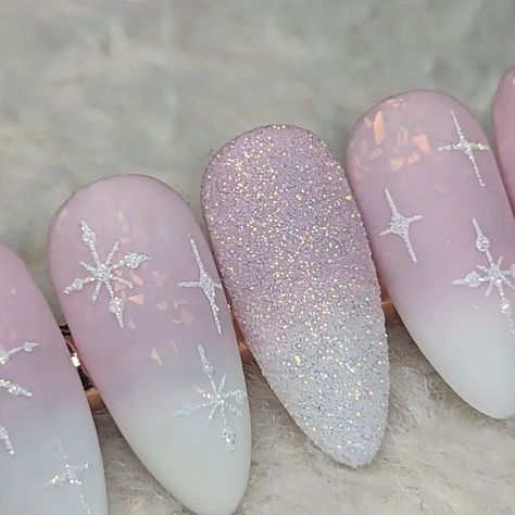 Champagne Glitter Nails, Glitter Christmas Nails, Holiday Nails Christmas, Holiday Nail Designs, Seasonal Nails, Stiletto Nails Designs, Soft Nails, Nails Desing, Pretty Nail Art