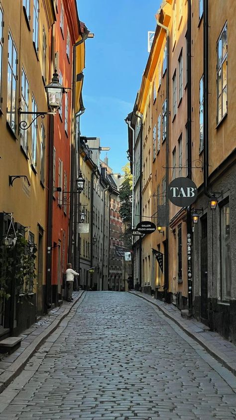 Old Town in Stockholm Teleportation Machine, Stockholm Old Town, Stockholm Aesthetic, Sweden Aesthetic, Stockholm Travel, Stockholm Archipelago, Copenhagen Travel, Urban Design Plan, Stockholm City