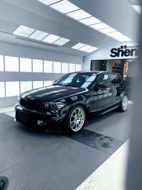 BMW E87 130i 6MT / Taiwan E87 Bmw, Bmw 116i, Bmw E87, Golf 4, Hot Hatch, Racing Cars, Dream Car, Whips, Motor Car