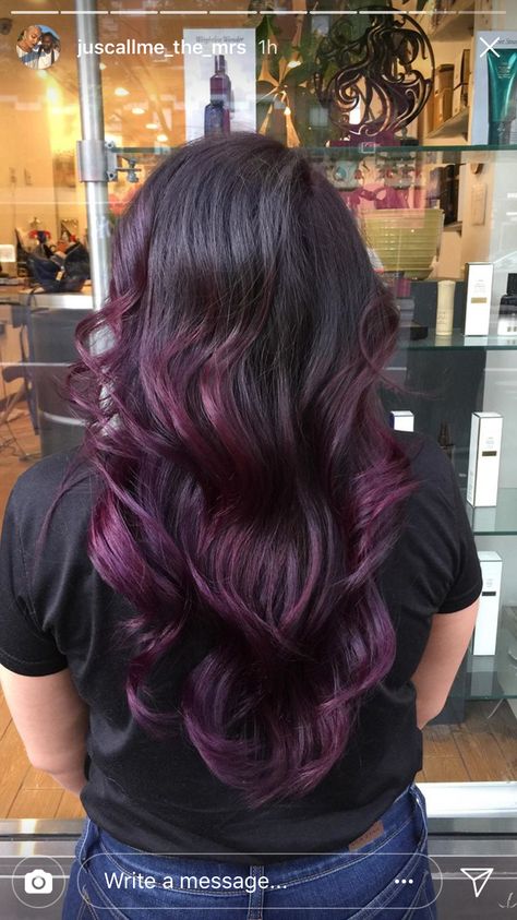 #purple #purplehair #balayage #purplebalayag Plum Highlights, Red Purple Hair, Pelo Color Vino, Purple Balayage, Hair Color Plum, Dark Purple Hair, Purple Ombre Hair, Butterfly Haircut, Plum Hair