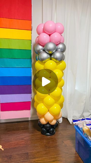 Brittany and Patrick - Cleveland Balloons on Instagram: "HOW TO make a pencil balloon column! ✏️ These are so fun to make for Back-to-School Pics and events! Save this post so you can try one + share with a balloon bestie 🤗 . . . . . #balloons #balloonartist #balloonpencil #backtoschool #backtoschoolballoons #balloonstylist #clevelandballoons #ballooncolumn #balloontutorial #balloondecor #diyballoons" Balloon Decorations For School, Back To School Balloon Arch Ideas, Pencil Balloon Column Diy, Balloon Pencil Tutorial, Balloon Columns Diy, School Balloon Arch, Back To School Ballon Decor, Back To School Balloon Arch, Back To School Balloon Decor