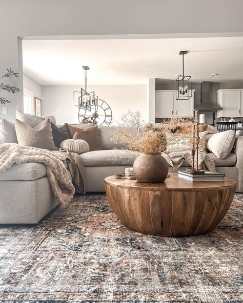 Discover rustic accents, warm color palettes, and inviting setups that will make your living space feel like a snug retreat this season. #FallDecor #CozyHome Credits: @living_delcidly Grey Couch Brown Coffee Table, Rugs With Grey Sofa, Grey Sofa Fall Decor, Grey Floor Living Room Ideas Cozy, Light Gray Couch Living Room Ideas Cozy, Sw Zircon, Gray Couch Rug Ideas, Small Sectional Living Room, Grey Sofa Living Room Ideas