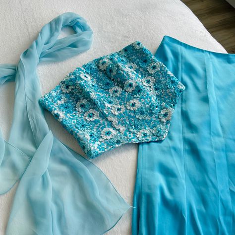 Vintage Blue Dress Aesthetic, Cyan Clothes, Mermaid Clothes Aesthetic, Cyan Blue Dress, Turquoise Clothes, Teal Outfits, Teal Fashion, Tumblr Outfits, Stylish Party Dresses