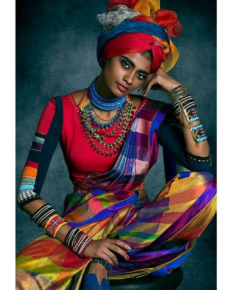 Happy Weekend 💛💚💙💜💗 Designer Tarun Tahiliani India Women, Saree Bollywood, Afrikaanse Mode, Colorful Dress, Tarun Tahiliani, Mode Boho, Kitchen Cleaning, African Beauty, African Inspired