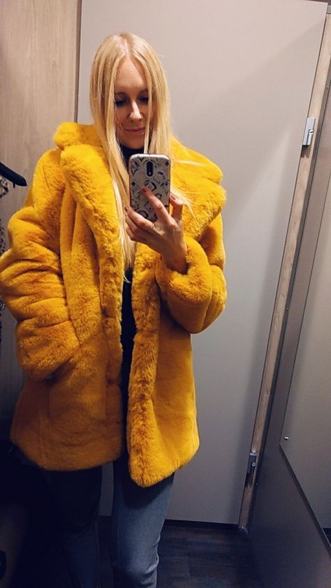 Love this yellow faux fur coat. Fuzzy Coat, Long Faux Fur Coat, Womens Faux Fur Coat, Fur Jackets, Coat Women Fashion, Fur Coats Women, Fake Fur, Fur Fashion, Fur Coats