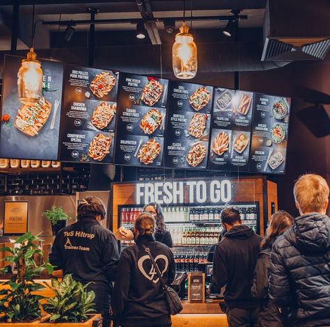 Street Food Menu Design Ideas, Fast Food Menu Ideas, Pizzeria Design, Street Food Design, Fast Casual Restaurant, Fast Food Menu, Cafe Shop Design, Burger Restaurant, Food Menu Design