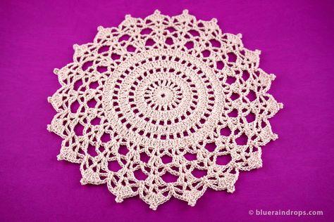 Crochet Cathedral Doily - Blueraindrops Arts and Crafts Broomstick Lace Crochet, Crochet Thread Patterns, Paracord Macrame, Free Crochet Doily Patterns, Crocheted Doilies, Doily Pattern, Crochet Decor, Crochet Patterns Ideas, Crocheting Patterns