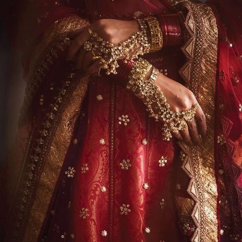 Aesthetic Indian, Royal Aesthetic, Big Fat Indian Wedding, Wedding Aesthetic, Desi Wedding, Indian Aesthetic, Bridal Photography, Bangle Designs, Shalwar Kameez