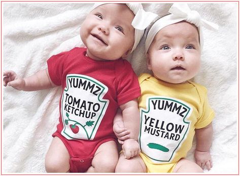 Onesies Halloween, Matching Twins Outfits, Twin Costumes, Twin Humor, Twin Baby Gifts, Twin Halloween, Twin Halloween Costumes, Taytum And Oakley