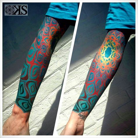 This tattoo was inspired by the tattoo artists first DMT experience! Tattoo Artist:Keegsween_tattoo  -Bill Tattoo Bills, Colorful Tattoos, Geometric Sleeve Tattoo, Tattoo Leg, Muster Tattoos, Geometry Tattoo, Geometric Tattoo Design, Full Sleeve Tattoos, Pattern Tattoo