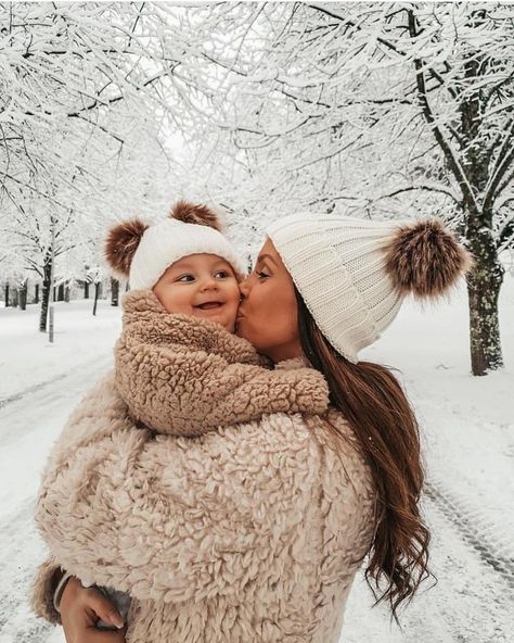 Matching Mom & Baby Snow Hats Foto Kids, Future Mommy, Foto Baby, Foto Tips, Future Mom, Baby Family