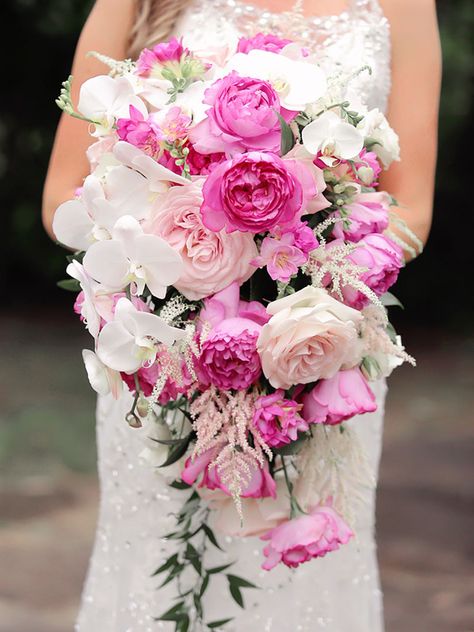 Add some of these statement stems to your bridal bouquet for the perfect whimsical cascading bunch. Bouquets Ideas, Cascading Bridal Bouquets, Preppy Wedding, Bouquet Photography, Cascading Wedding Bouquets, Red Bouquet Wedding, Brooch Wedding, Summer Wedding Bouquets, Wedding Bouquets Pink