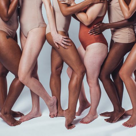 "I think our bodies are beautiful, and I think celebrating them and being comfortable in them—no matter what age you are—is important. There shouldn't be any kind of shame or discomfort around it." — Jennifer Aniston . . . #bodypositive #bodygoals #staypositive #positiveenergy Body Inclusivity Photography, Body Neutrality Aesthetic, Body Positive Photography Aesthetic, Body Positive Aesthetic, Normal Body Type Women, Distortion Fashion, Body Representation, Logo Lune, Body Empowerment