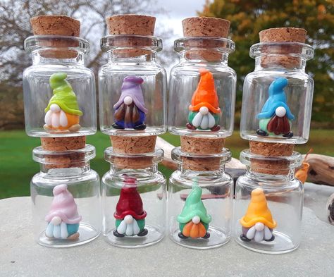 Tiny Vial Crafts, Crafts With Small Glass Jars, Tiny Bottle Crafts, Mini Glass Bottles Ideas, Tiny Jar Crafts, Glass Miniatures, Cute Gnomes, Tiny Jars, Mini Glass Bottles