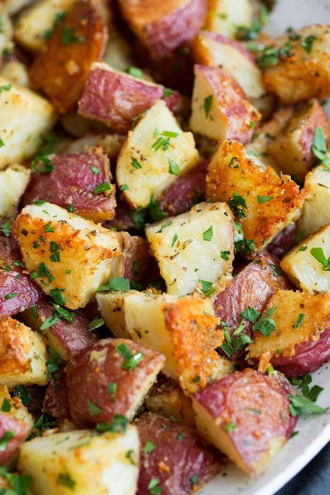 Oven Roasted Potatoes (with Parmesan, Garlic, & Herbs) - Cooking Classy Garlic Parmesan Roasted Potatoes, Baked Red Potatoes, Fries Recipes, Parmesan Roasted Potatoes, Garlic Roasted Potatoes, Herb Roasted Potatoes, Cooking Herbs, Roasted Red Potatoes, Oven Roasted Potatoes