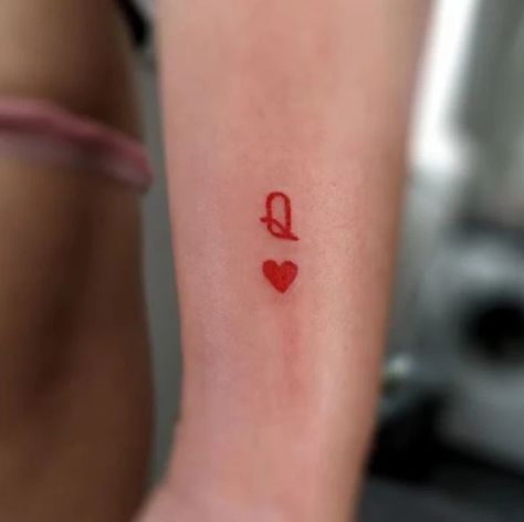 The Queen Of Hearts Tattoo Meaning And 110 Tattoos To Empower You! It All Works Out Tattoo, Tattoo Ideas For A Loved One Who Passed, Queen Hearts Tattoo, Queen Of Hearts Tattoo Small, Queen Of Heart Tattoo, Queen Of Hearts Tattoo Cards, Queen Of Hearts Quotes, Cool Heart Tattoos, Queen Card Tattoo