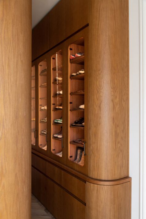 Luxury Closets, Closets Design, Millwork Details, Dream Closet Design, Joinery Details, Beach Bungalow, Yacht Interior, Dressing Rooms, Cabinetry Design